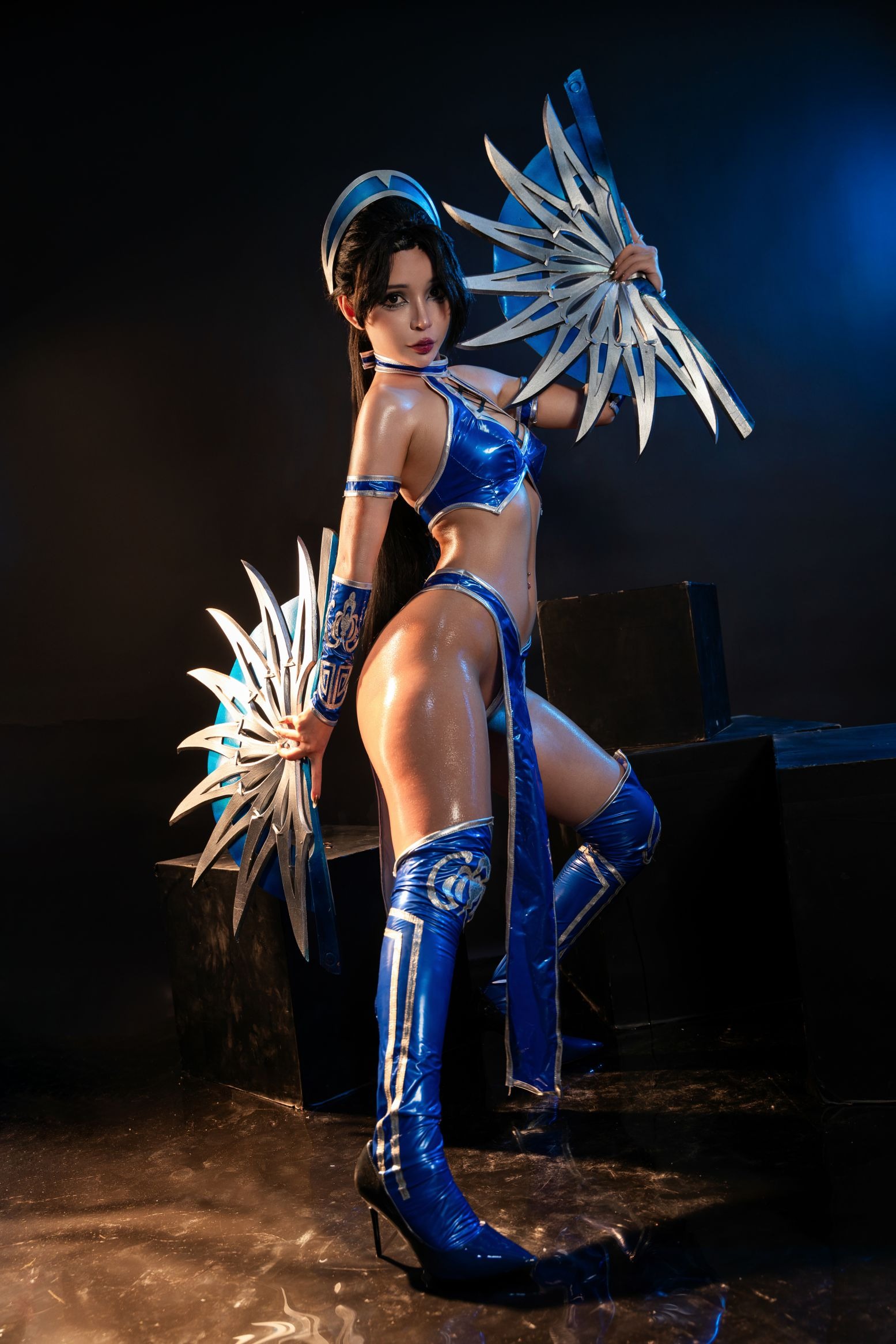 Umeko J cosplay Kitana - Mortal Kombat(5)